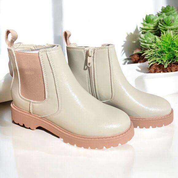 Wonder Nation Toddler Girls Size 13 Chelsea Boots Faux Leather Lug Sole Bone New - Picture 1 of 5
